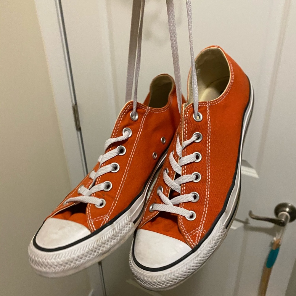 Converse Chucks in Orange